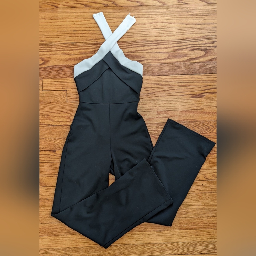 SOLD 🚫 Chic Petite Black & White Color Block Cross Front Neck Jumpsuit - Picture 6 of 16
